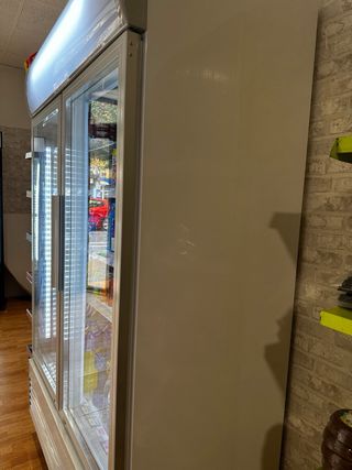 Nevera expositora de bebidas