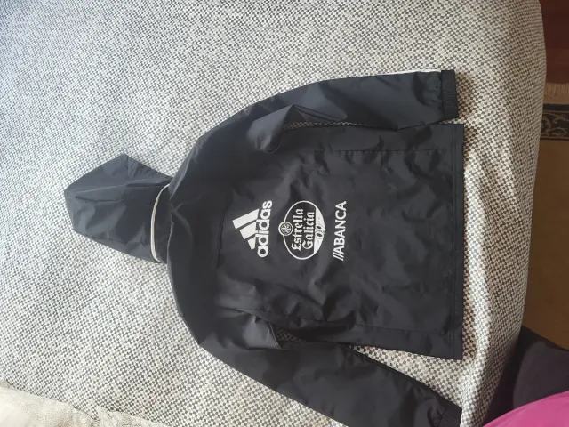 Chubasquero Celta de Vigo Adidas talla 11-12