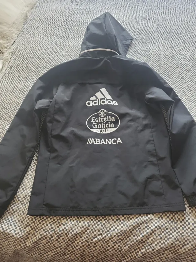 Chubasquero Celta de Vigo Adidas talla 11-12