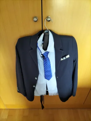 Traje comunión niño azul y blanco, talla 10