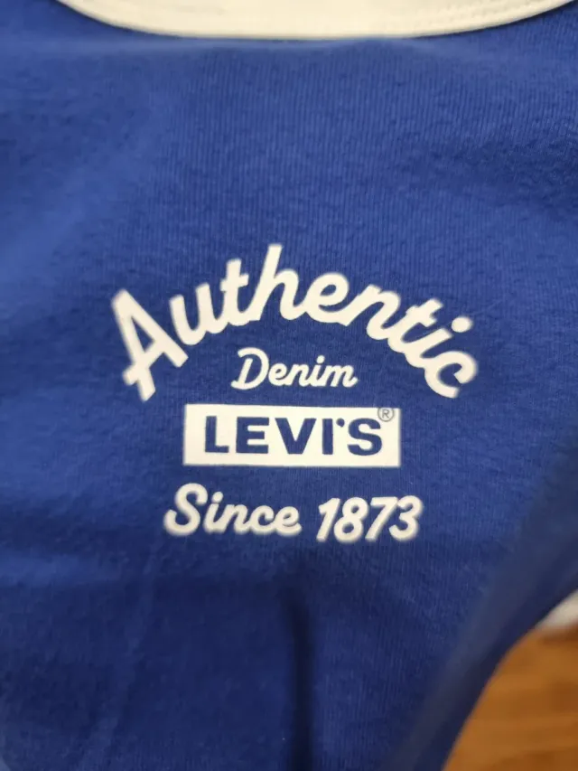 Camiseta Levi's crop top