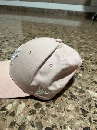 Gorra New Era Rosa y Blanca