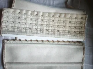 Faja Beige con Cierre de Ganchos