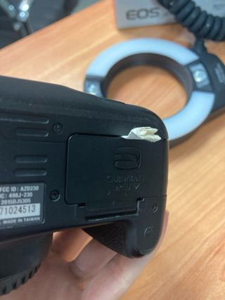 Cámara Canon EOS 1300D Negra