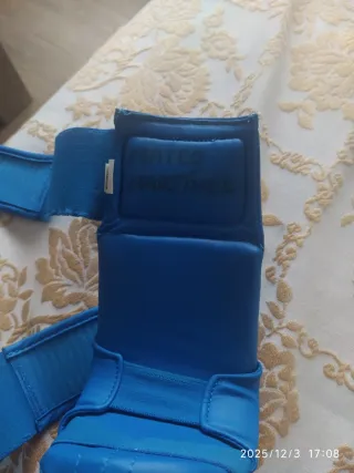 Guantillas de Karate WKF Azul