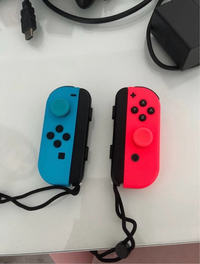Nintendo Switch Azul y Rojo