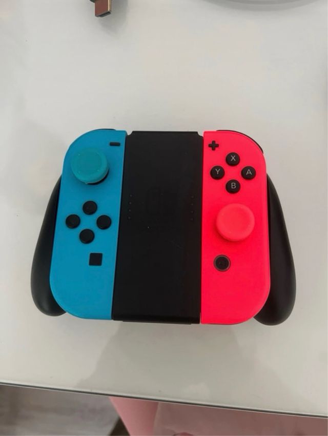 Nintendo Switch Azul y Rojo