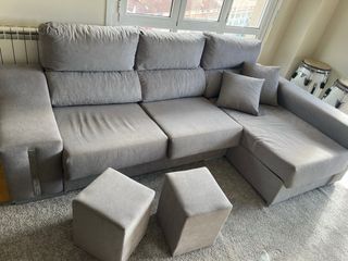 Sofá chaise longue gris 3 plazas + 2 puffs