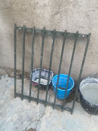 Rejas metálicas (2 grandes, 1 pequeña)