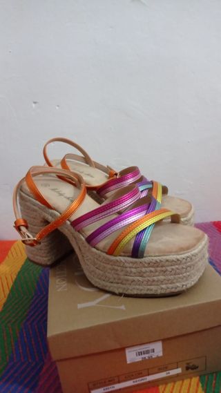 Sandalias de plataforma multicolor talla 38