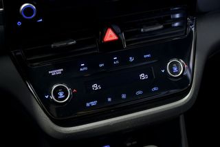 Hyundai IONIQ   1.6 GDI PHEV Klass DCT