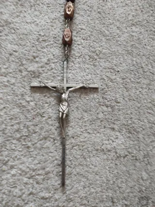 Terço de Parede em acrílico e Metal