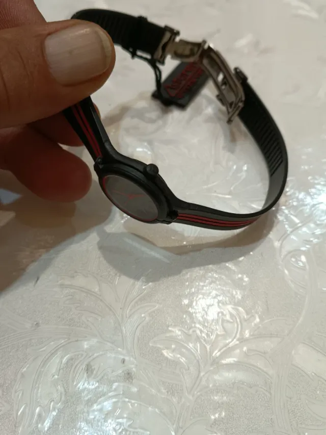 Orologio Wyler Vetta Nero e Rosso