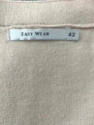 Chaqueta larga de punto beige