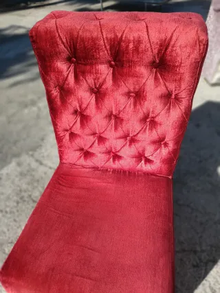 Sillón capitoné terciopelo rojo y dorado