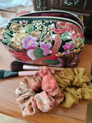 Neceser Cosmetiqueras Estampado Pavo Real.