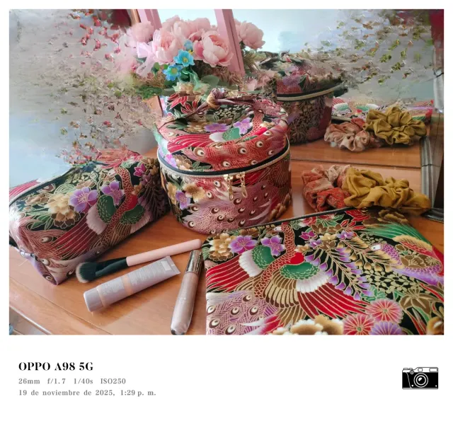 Neceser Cosmetiqueras Estampado Pavo Real.