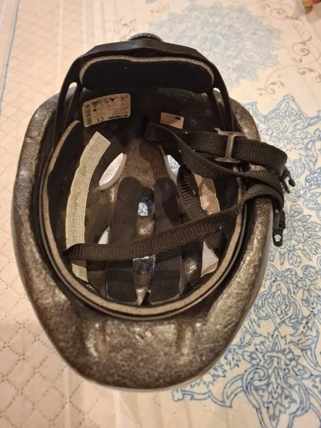 Casco bici infantil azul con jirafas