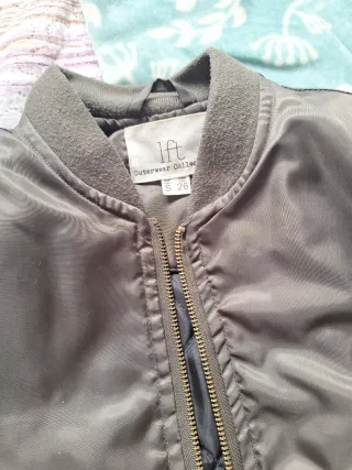 Cazadora bomber gris