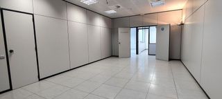 Nave industrial en venta en Gran Via LH en Hospitalet de Llobregat, L´