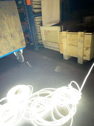 Altavoces, led de luz y auriculares bluetooth