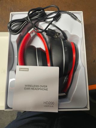 Altavoces, led de luz y auriculares bluetooth