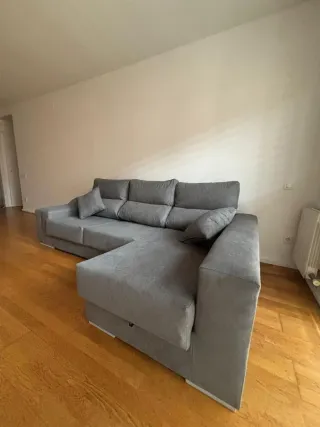 Divano chaiselongue Óscar 2,60 m disponibile in Marengo, Chocolate e Beige