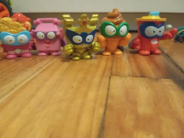 Lote de figuras SuperThings