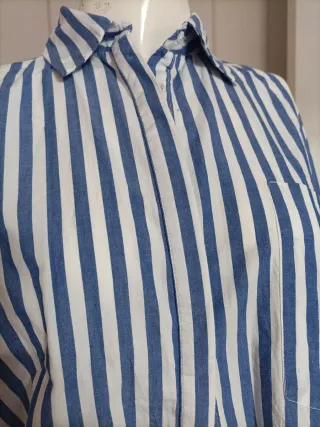 Pantalón vaquero elástico CH y camisa rayas elegan