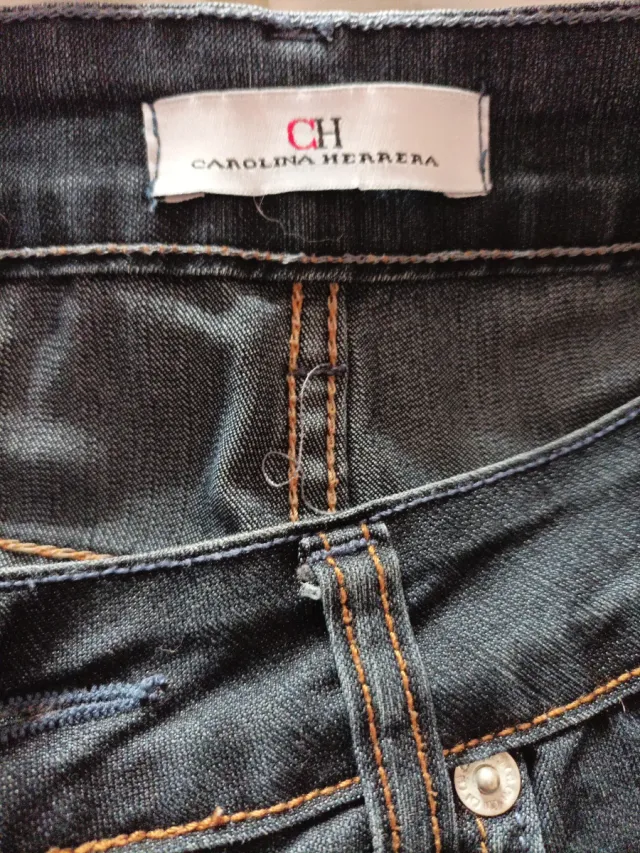 Pantalón vaquero elástico CH y camisa rayas elegan