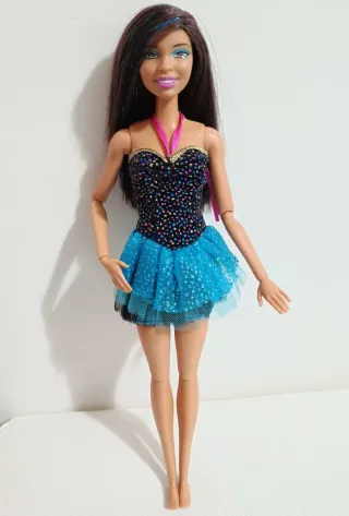 Barbie Nikki Bambola