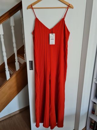 Mono Zara Rojo Talla M