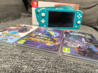 Nintendo Switch Lite + 3 Giochi Pokémon