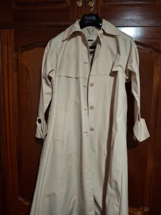Gabardina mujer como nueva de Purificacion Garcia.
