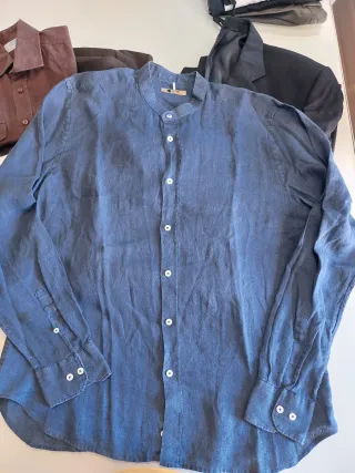 Giacca, camicia, cravatta, papillon, pantaloni