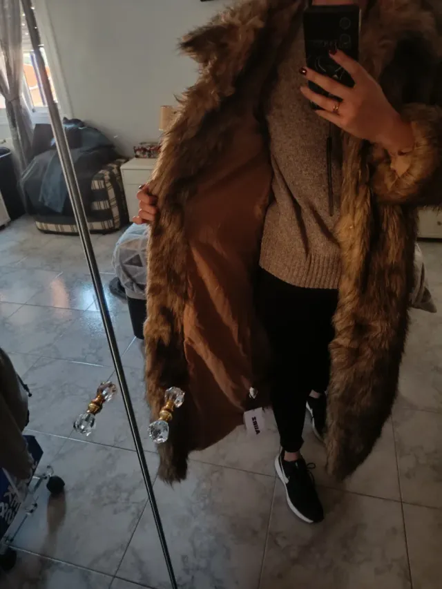 Abrigo largo de pelo sintético