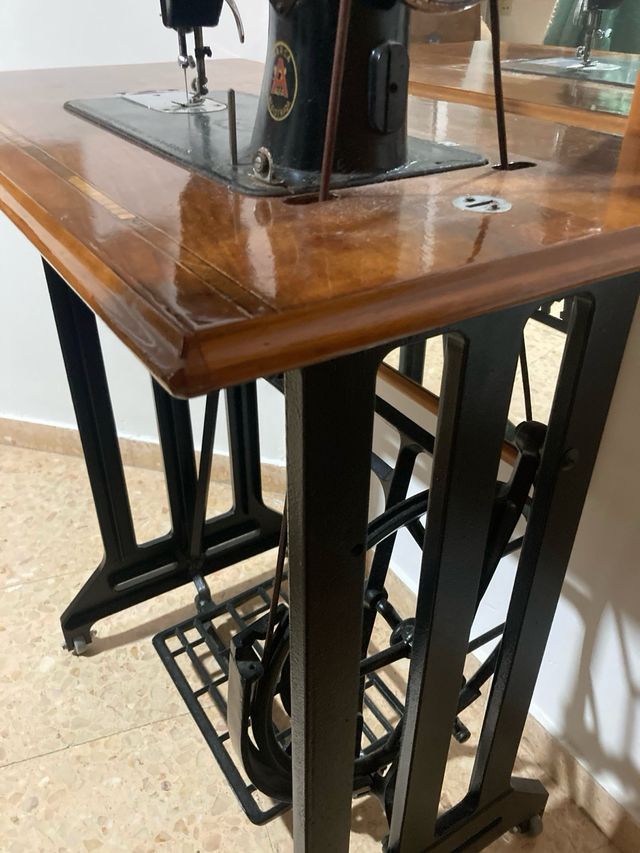 Máquina de coser Alfa restaurada