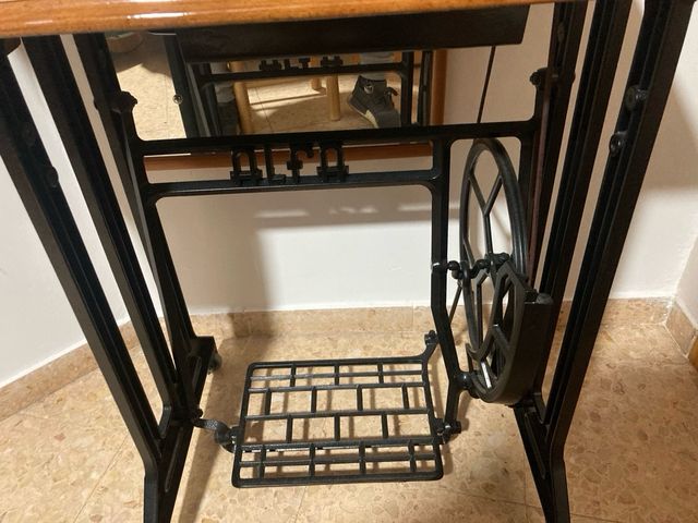 Máquina de coser Alfa restaurada