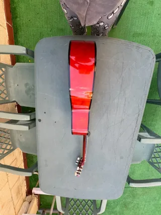 Guitarra Acústica Naranja con complementos y funda