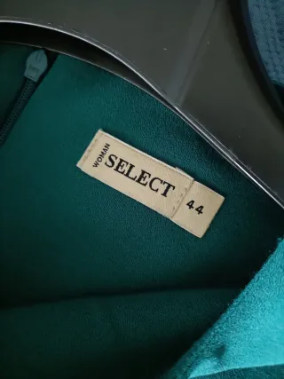 Vestito verde con fiocco nero