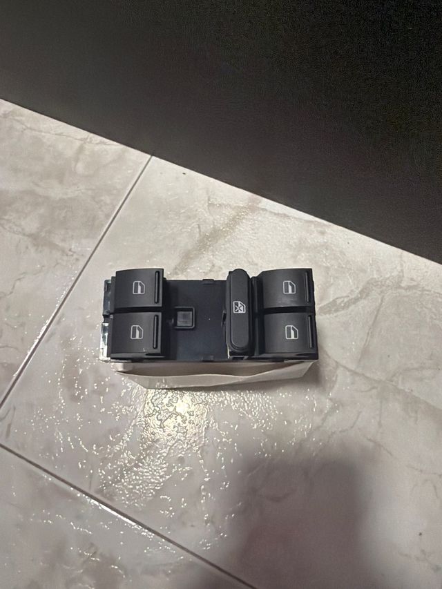 Botonera Elevalunas Golf 6