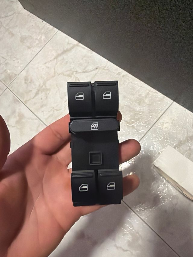 Botonera Elevalunas Golf 6