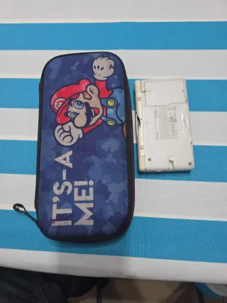 Nintendo DS Lite bianca con custodia