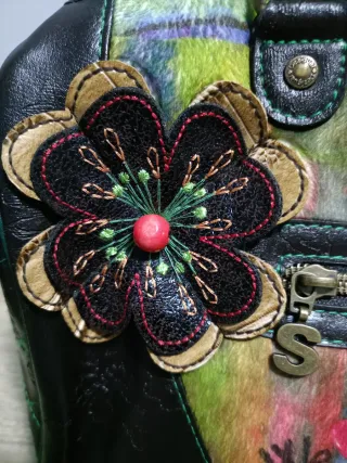 Bolso Desigual. Con etiqueta. Costó 50€