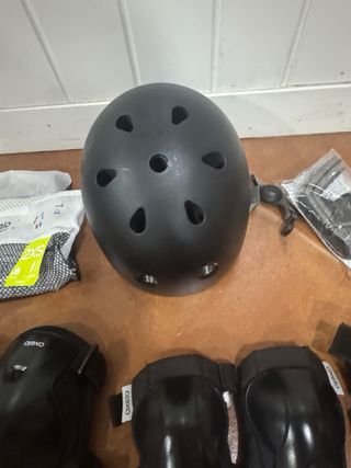 Casco y protecciones patinaje o bicicleta Oxelo