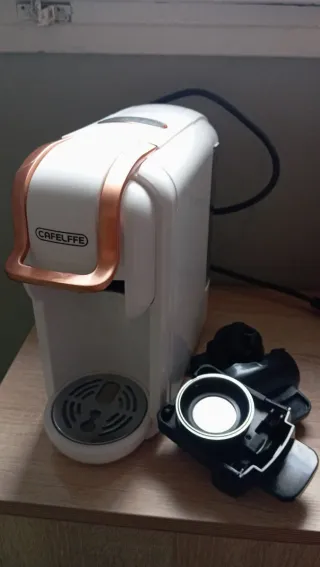 Cafetera Blanca y Cobre