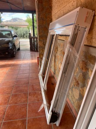 Ventanas y balconera de aluminio