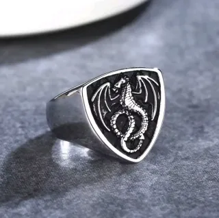 Anillo De Acero con emblema de  Dragón