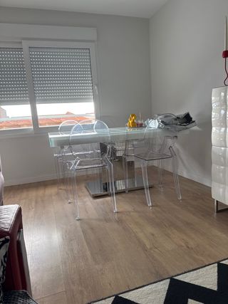 Conjunto de 6 sillas transparentes