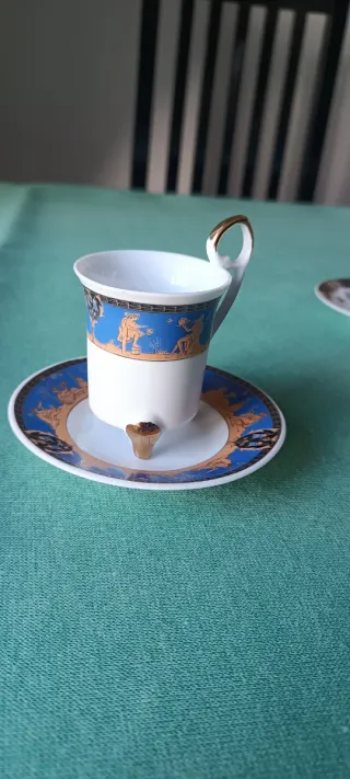 Antica Tazzina e piattino da caffè in porcellana